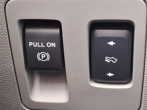 Used 2017 Ford F150 XLT w/ Equipment Group 302A Luxury image 24