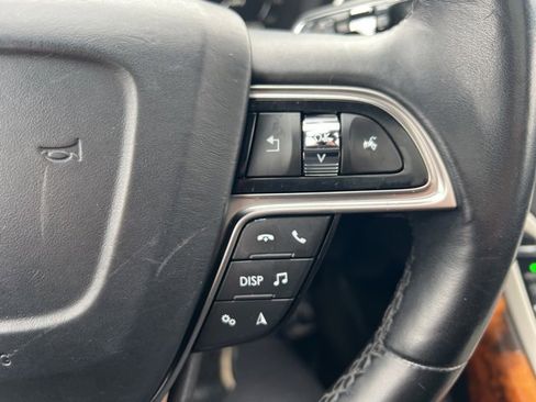 Used 2020 Lincoln Nautilus Reserve image 12