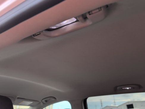 Used 2024 GMC Terrain SLE FWD image 31