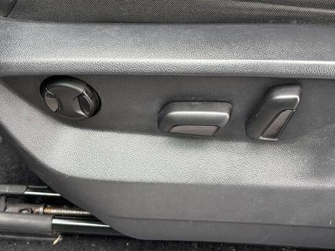 Used 2019 Volkswagen Tiguan SE AWD/4WD image 20