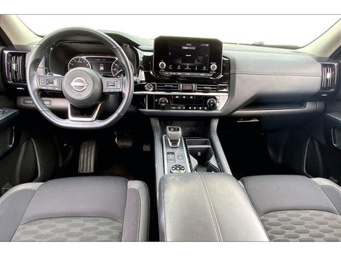 Used 2024 Nissan Pathfinder SV w/ Black Appearance Package image 11