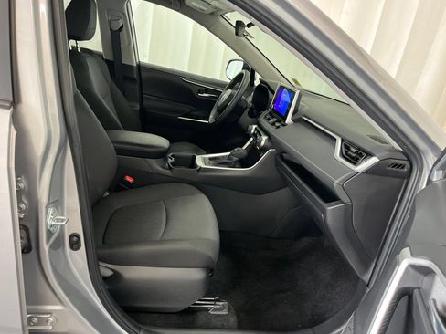 Used 2024 Toyota RAV4 XLE AWD/4WD image 20