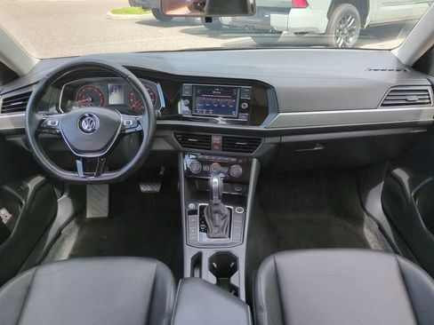 Used 2019 Volkswagen Jetta SE FWD image 14