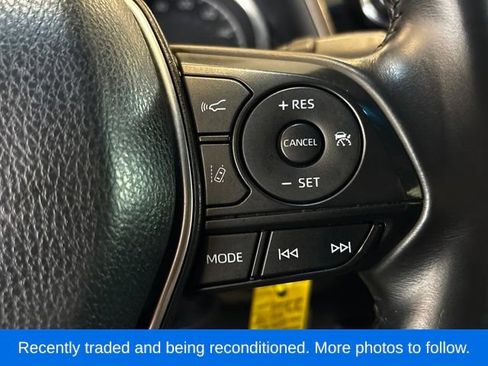 Used 2018 Toyota Camry SE FWD image 18