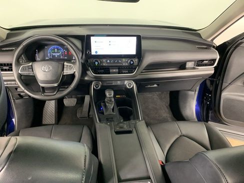 Used 2024 Toyota Grand Highlander XLE image 36