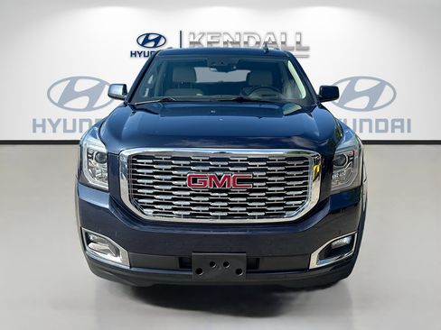Used 2020 GMC Yukon Denali image 2