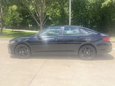Certified 2026 Volkswagen Jetta SE w/ Black Wheel Package FWD image 6
