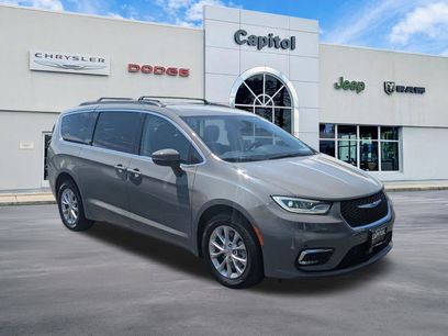 Used 2023 Chrysler Pacifica Touring-L