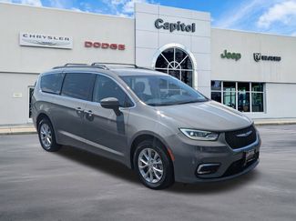Used 2023 Chrysler Pacifica Touring-L AWD/4WD video 1