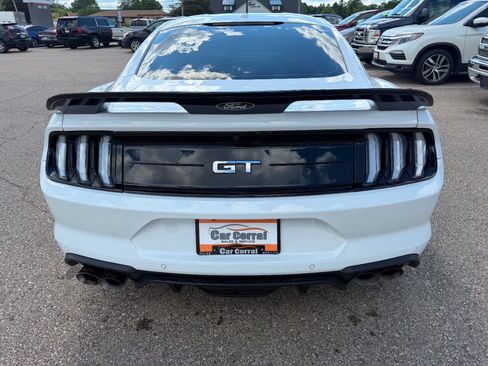 Used 2019 Ford Mustang GT RWD image 4