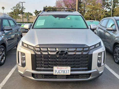 Used 2024 Hyundai Palisade Limited FWD image 2