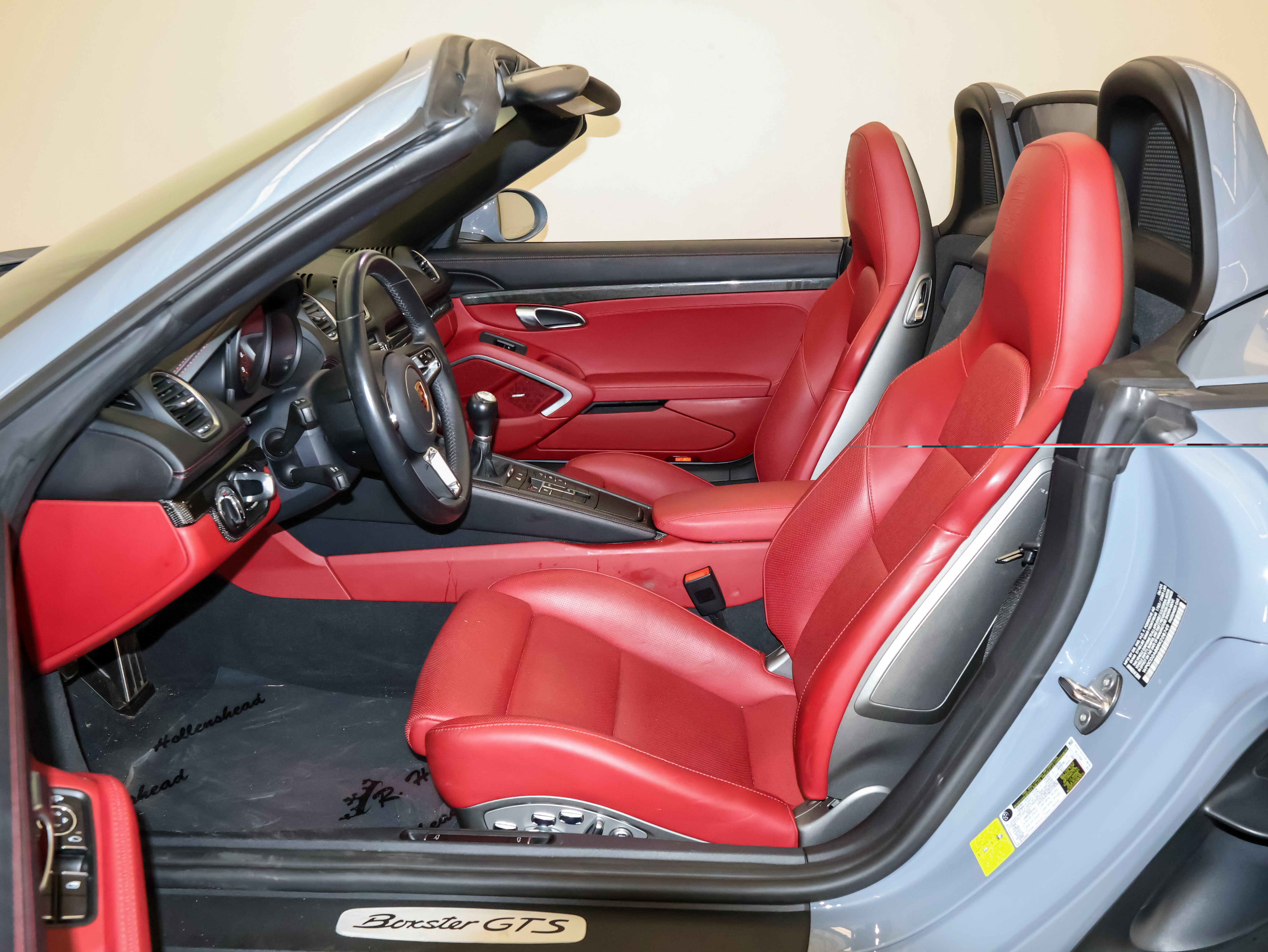 Used 2024 Porsche 718 Boxster GTS RWD image 13