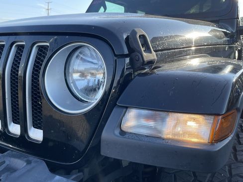 Used 2019 Jeep Wrangler Unlimited Sahara w/ Safety Group image 32