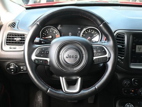 Used 2017 Jeep Compass Trailhawk w/ Leather Interior Group AWD/4WD image 12