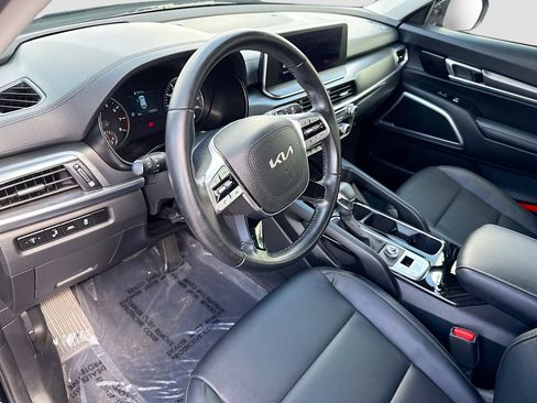 Used 2022 Kia Telluride LX FWD image 24