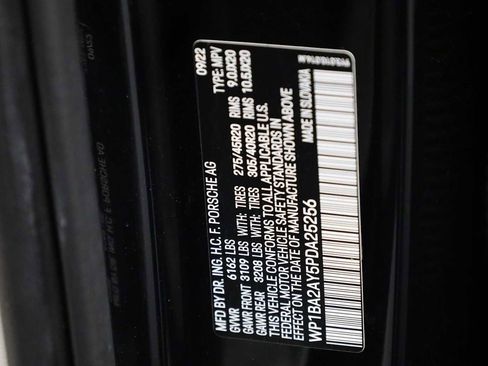 Certified 2023 Porsche Cayenne Coupe image 43