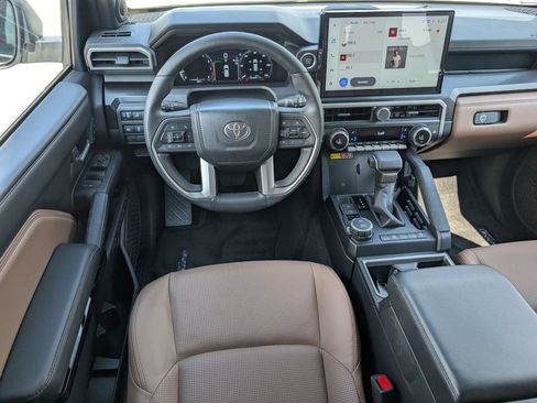 Used 2026 Toyota 4Runner Limited AWD/4WD image 3