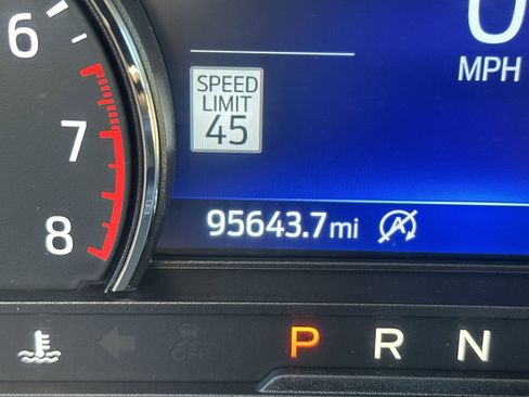 Used 2021 Ford Explorer XLT w/ Equipment Group 202A image 24