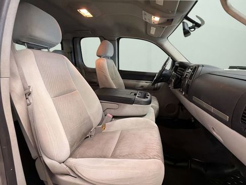 Used 2009 Chevrolet Silverado 1500 LT w/ Power Pack Plus RWD image 9