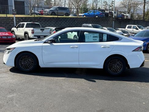 New 2026 Nissan Sentra SV image 5