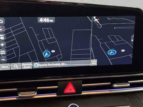 Used 2025 Hyundai Elantra SEL image 33