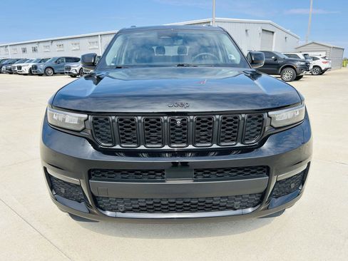 Used 2023 Jeep Grand Cherokee L Limited w/ Luxury Tech Group II image 40