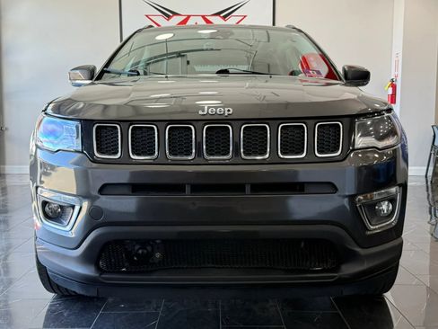 Used 2017 Jeep Compass Limited AWD/4WD image 2