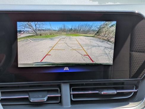 Used 2025 Chevrolet Trax LT FWD image 21