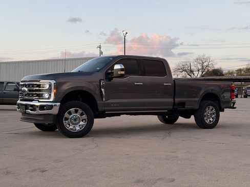 Used 2023 Ford F350 Lariat w/ Lariat Ultimate Package image 1