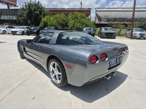 Used 2004 Chevrolet Corvette Coupe w/ Roof Package RWD image 8