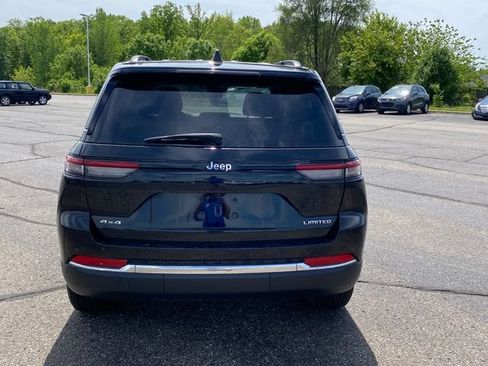 Used 2023 Jeep Grand Cherokee Limited AWD/4WD image 4