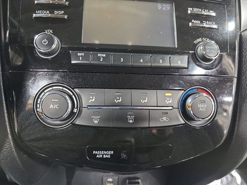 Used 2016 Nissan Rogue S image 20