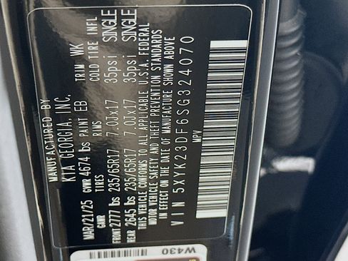 Used 2025 Kia Sportage LX FWD image 12