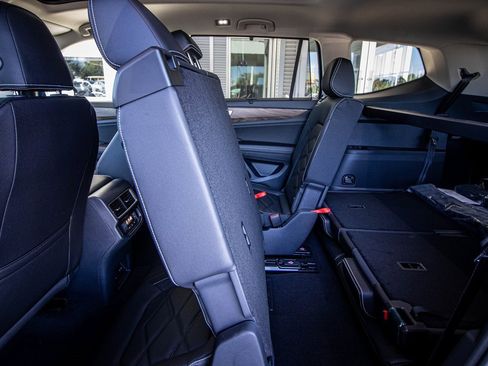 New 2026 Volkswagen Atlas SE image 47