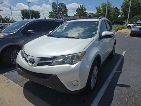 Used 2014 Toyota RAV4 Limited w/ Technology Package FWD image 1