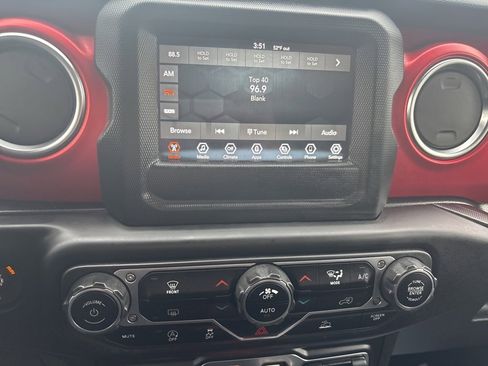 Used 2021 Jeep Wrangler Rubicon image 20