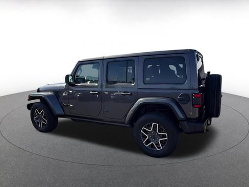 Used 2025 Jeep Wrangler Unlimited Sahara AWD/4WD image 9