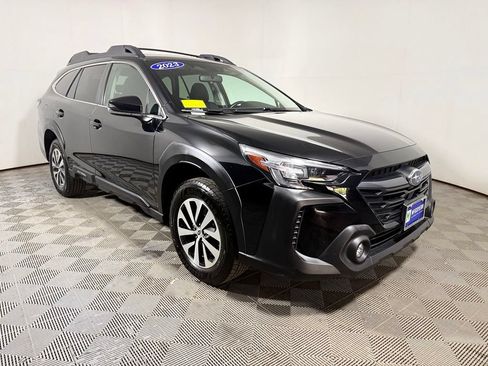 Used 2023 Subaru Outback Premium AWD/4WD image 9