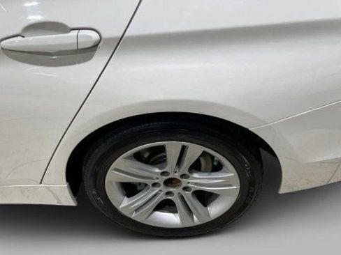 Used 2018 BMW 330e 330e iPerformance Plug-In Hybr w/ Convenience Package image 22