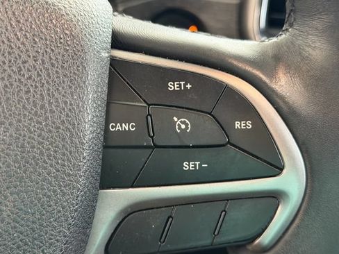 Used 2018 Jeep Grand Cherokee Limited RWD image 24