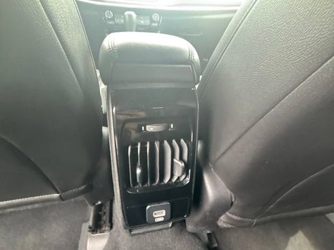 Used 2024 Jeep Compass Latitude AWD/4WD image 19