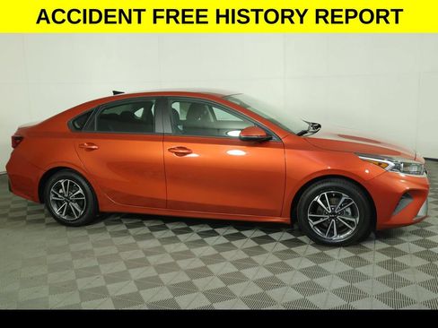 Used 2023 Kia Forte LXS w/ LXS Technology Package FWD image 2