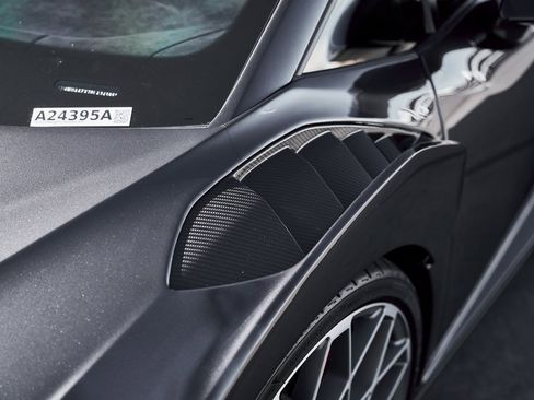 Used 2023 Lamborghini Huracan STO image 11