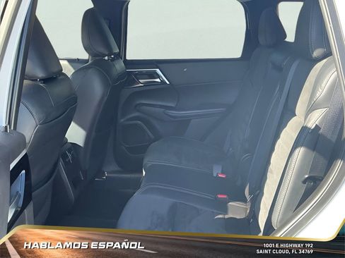 Used 2022 Mitsubishi Outlander SE image 28