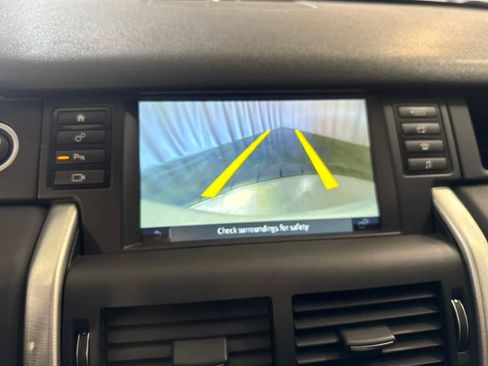 Used 2018 Land Rover Discovery Sport HSE AWD/4WD image 30