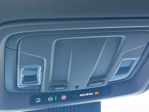 Used 2024 GMC Sierra 1500 Elevation image 24