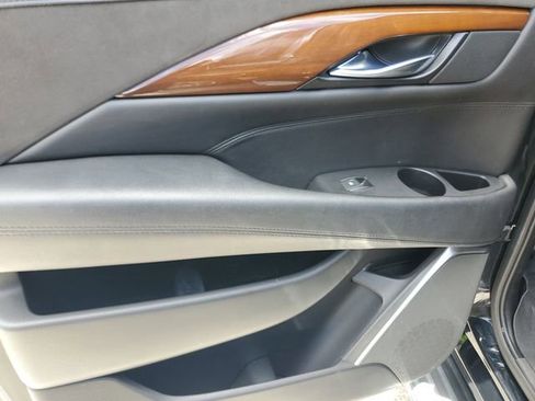 Used 2020 Cadillac Escalade ESV Premium Luxury RWD image 15