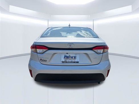 Used 2025 Toyota Corolla LE FWD image 5