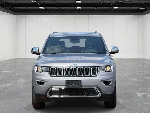 Used 2019 Jeep Grand Cherokee Limited w/ Trailer Tow Group IV AWD/4WD image 2