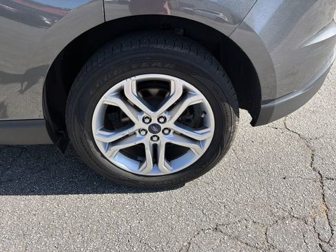 Used 2018 Ford Edge Titanium image 16